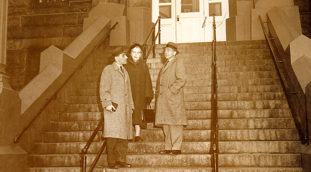 Raymond St. Jail: Kross and aides on steps.